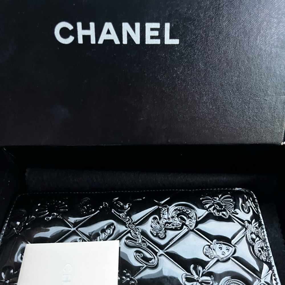 Chanel wallet